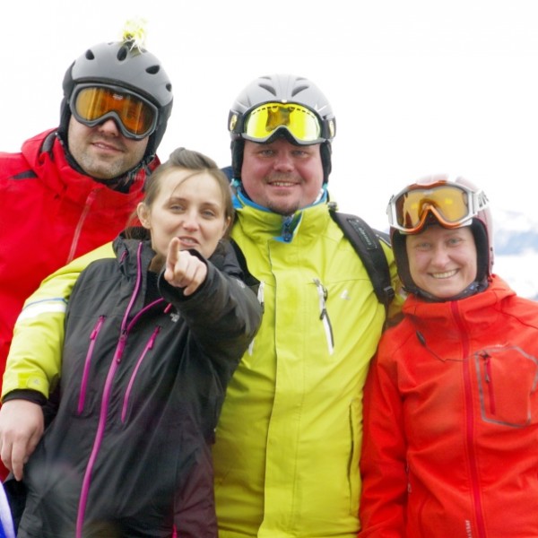 rodzina na nartach