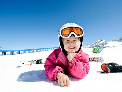 przedszkole narciarskie; rozwiń skrzydła, narty z dziećmi, rodzinne ferie, ferie na nartach, narciarskie ferie rodzinne; wyjazdy rodzinne;