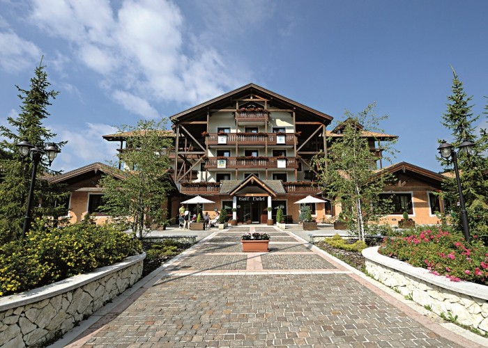 Golf Hotel, hotel przy stoku, narciarskie ferie rodzinne najlepszy hotel w Costa di Folgaria