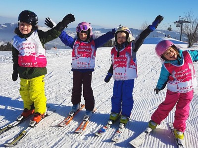 narciarskie ferie rodzinne, przedszkole narciarskie , ferie z dziećmi