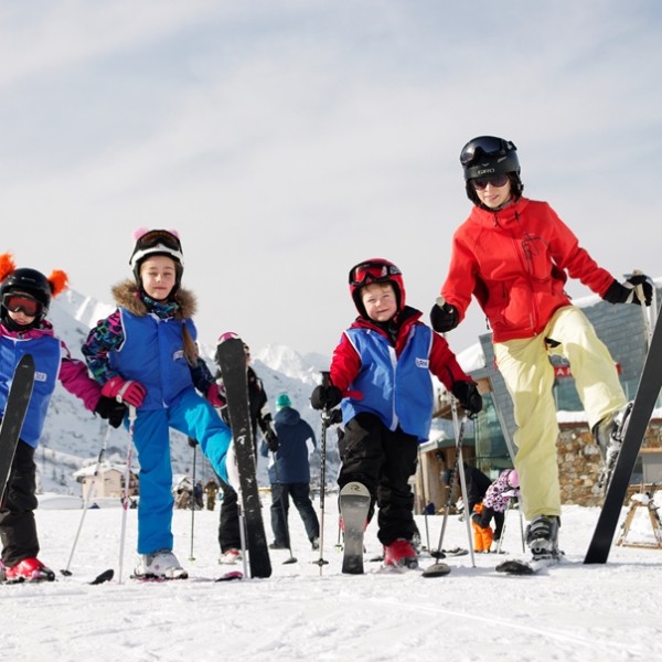 szkółka narciarska Rozwin Skrzydła, szkolenie narciarskie dla dzieci, ferie rodzinne, rodzinne ferie na nartach, narciarskie ferie rodzinne, narty we Włoszech,