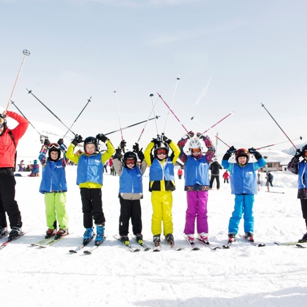wyjazdy ze szkoleniem narciarskim do Włoch, wyjazdy rodzinne, ferie w górach zdziećmi, wyjazdy rodzinne na narty, narty z dzieckiem, narty z dziećmi