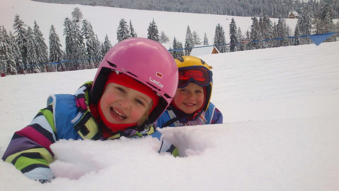 narty z dzieckiem, ferie z dziećmi, ferie z dzieckiem narciarskie ferie rodzinne
